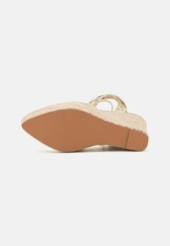 Sandalen Met Plateauzool - Gold -Even-Odd Winkel 10bb7b6acae3471b89d320215934500d