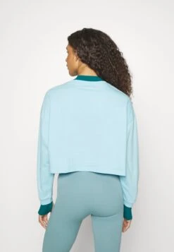 Sweater - Light Blue 11 Sweater - Light Blue -Even-Odd Winkel 19ba33860f25440fab4de158efe1bd23