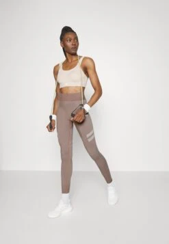 Seamless Power - Legging - Taupe 9 Seamless Power - Legging - Taupe -Even-Odd Winkel 316922da45574214b04723f88a8120a1