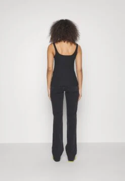 Flared Jeans - Black Denim -Even-Odd Winkel 3dfec485026a4fed8442c822b36377a4