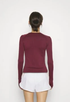 Longsleeve - Bordeaux 11 Longsleeve - Bordeaux -Even-Odd Winkel 4835a0b357ba484fb84780ca8154e0ce