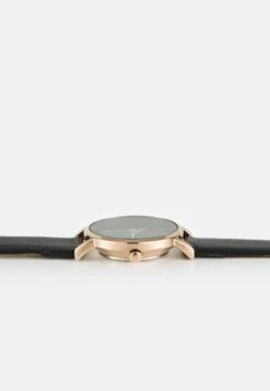 Even&Odd Horloge - Black -Even-Odd Winkel 4ecc9f0d20fa48e8acc6a8d3254d7a1b