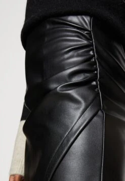 Even&Odd Shorts - Black -Even-Odd Winkel 5138f5cd0b5b4b908c9945f5d6a0b8f9