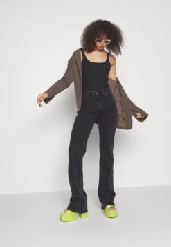 Flared Jeans - Black Denim -Even-Odd Winkel 62034efe5f3347339b9f3b99b2f4e0f5