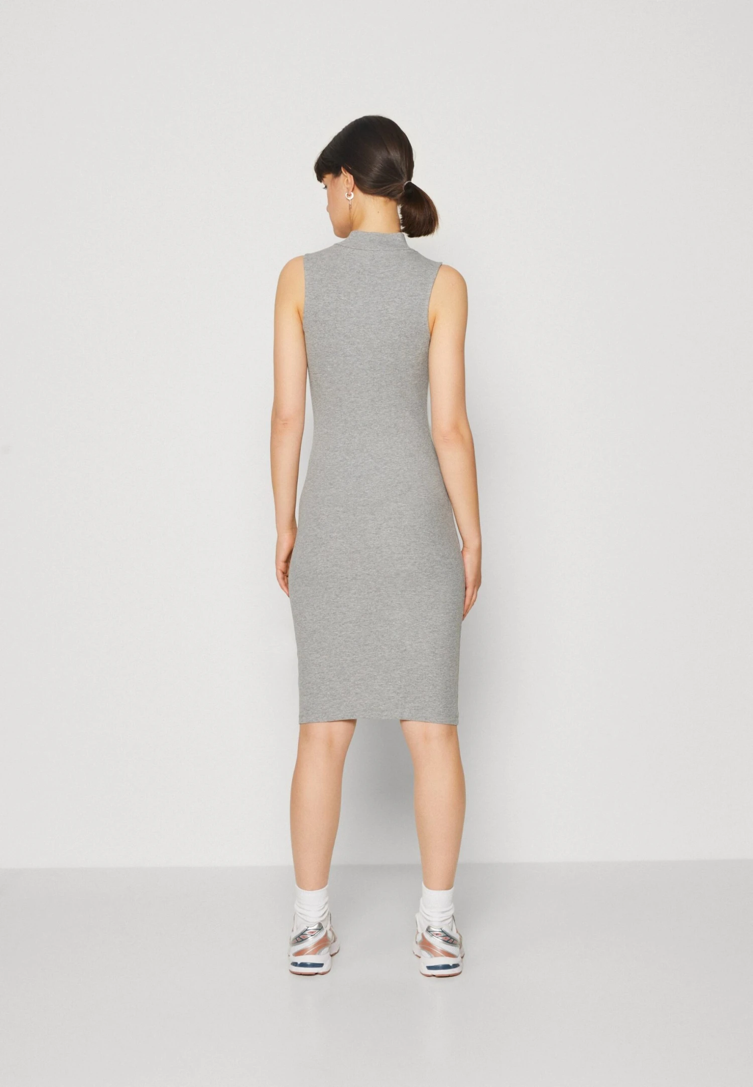 Even&Odd Perkin Neck Midi Bodycon Dress - Jerseyjurk - Mottled Grey 5 Even&Odd Perkin Neck Midi Bodycon Dress - Jerseyjurk - Mottled Grey - Afbeelding 3