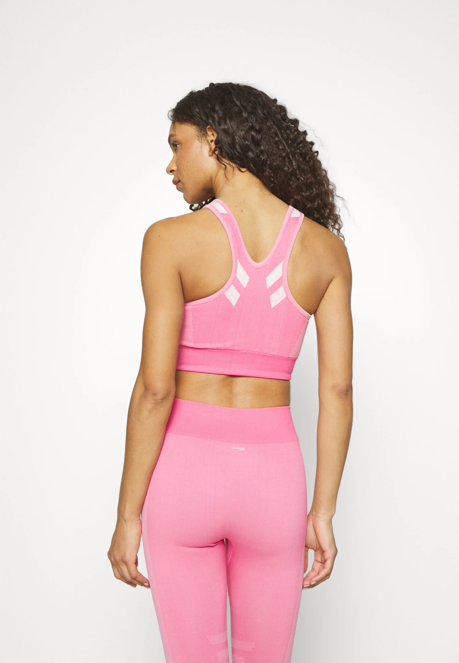 Sport-Bh Met Medium Support - Pink 4 Sport-Bh Met Medium Support - Pink - Afbeelding 3