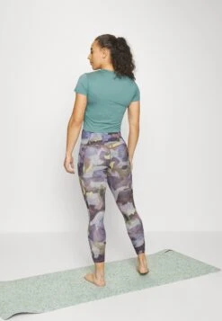 T-Shirt Basic - Blue-Grey 9 T-Shirt Basic - Blue-Grey -Even-Odd Winkel 778b539c960c4f73b704a1f15d33071e