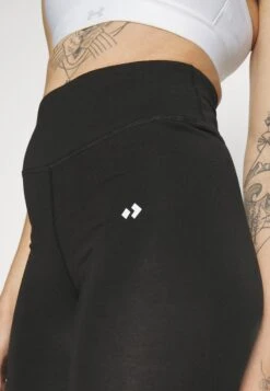 3/4 Sportbroek - Black -Even-Odd Winkel 795eb34d88eb4bd78d30f4637f56024d