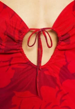 Even&Odd Eo-Ss23-C083-Sj / Strappy All Over Mesh Midi Low V Neck Dress / 302 - Red_917 - Multi-Coloured - Jurk - 302 - Red_917 - Multi-Coloured -Even-Odd Winkel 7de2763c0043482092aa3d2eee879c66