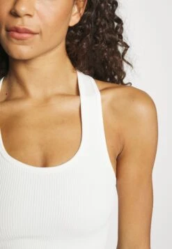 Top - Off-White -Even-Odd Winkel 7e4b002c163e4f2a83166a8db507c26f