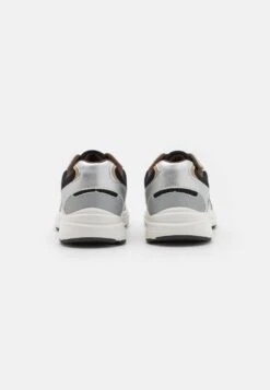 Even&Odd Sneakers Laag - Brown -Even-Odd Winkel 906957801f194fdab48529a96999945d