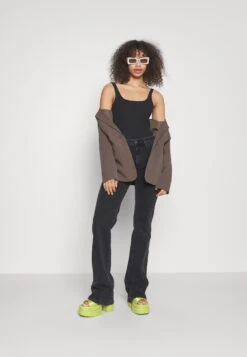 Flared Jeans - Black Denim -Even-Odd Winkel 91f71ed66d66477a9bb88a3634ef7a62