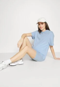 Set - Trainingspak - 502 - Blue -Even-Odd Winkel 9fa3e13cd07a420d9c5a6e64d6f81131