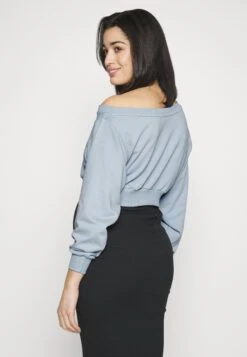 Sweater -Blue -Even-Odd Winkel a6739f581f1a4b58bd020c3558a3bc14