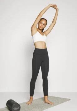 Sport-Bh Met Light Support - Off-White 11 Sport-Bh Met Light Support - Off-White -Even-Odd Winkel ac78fd112c9145ca958837d83e8ea01c