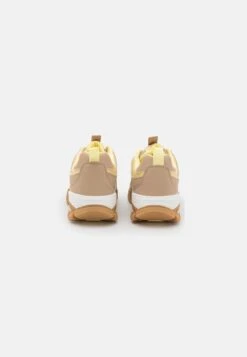 Even&Odd Sneakers Laag - Taupe -Even-Odd Winkel c0355ca70b4b4ad3ad13b9f24dc87a61