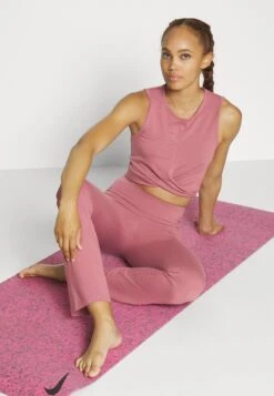 Top - Pink 11 Top - Pink -Even-Odd Winkel c457515dc3ca48bd8d859b953a3c5294