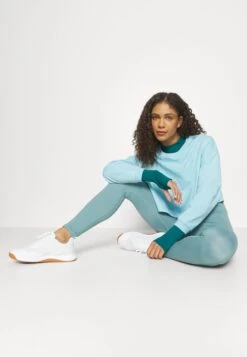 Sweater - Light Blue 12 Sweater - Light Blue -Even-Odd Winkel c81a4113ab4a42f5a2cd096dce3cfe7f