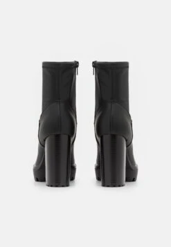 Even&Odd Enkellaarsjes Met Plateauzool - Black -Even-Odd Winkel cdce90bb1b2847d198fbb5f0eed77464