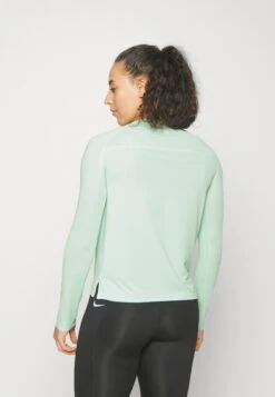 Longsleeve - Light Green -Even-Odd Winkel d2593f1fec8a4793bbe7f5a0b1b89f0b