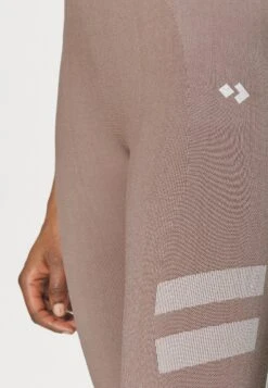 Seamless Power - Legging - Taupe 13 Seamless Power - Legging - Taupe -Even-Odd Winkel e45be4d821af498281508c9e5f508521