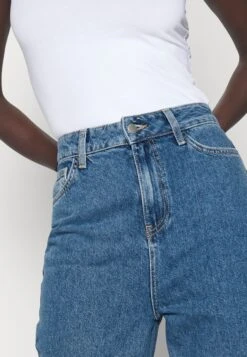 Straight Leg Jeans - Light Blue Denim 11 Straight Leg Jeans - Light Blue Denim -Even-Odd Winkel f1e943aca7754b3fb6eca5026c0aa1c3