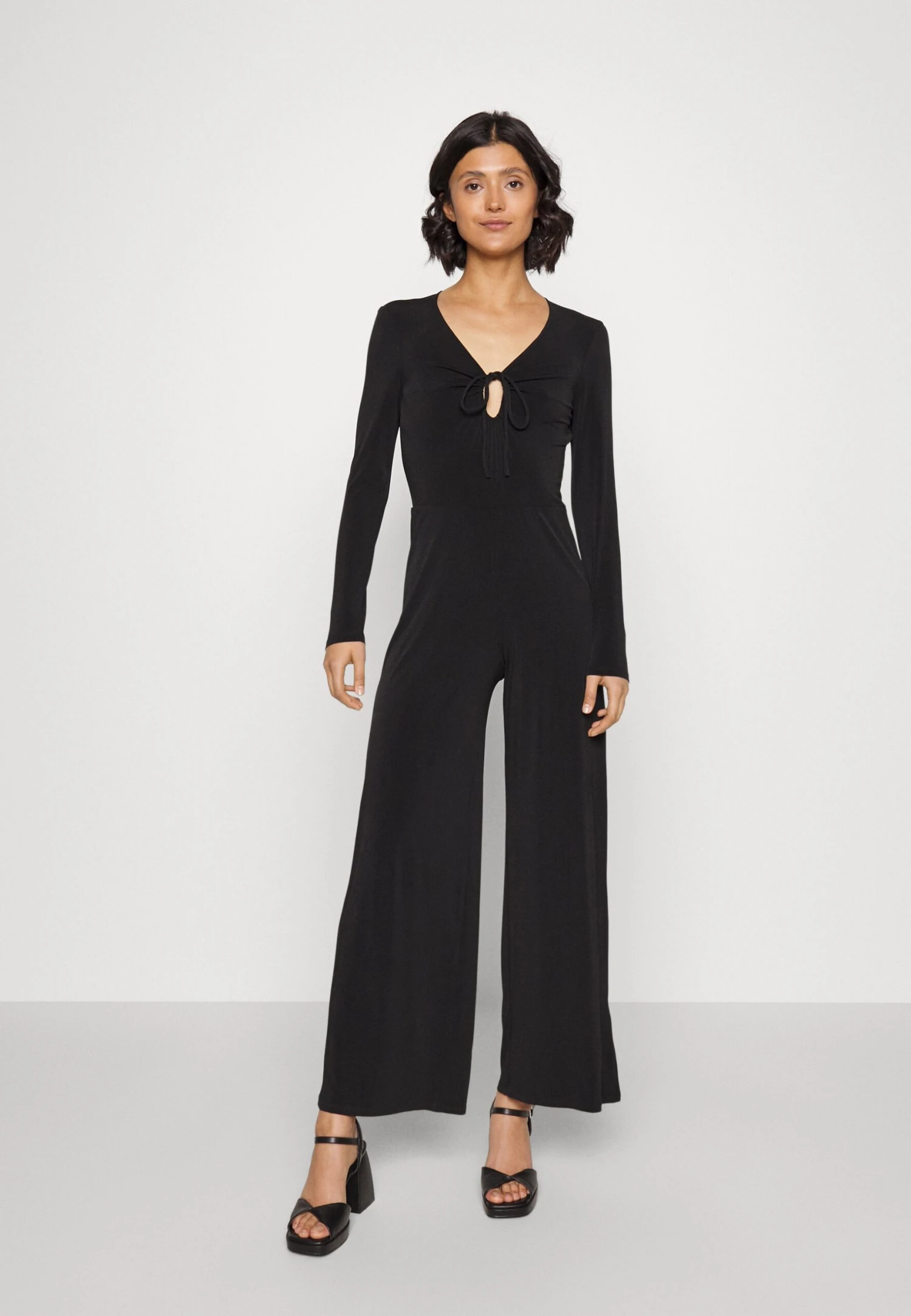 Even&Odd Jumpsuit - Black 3 Even&Odd Jumpsuit - Black